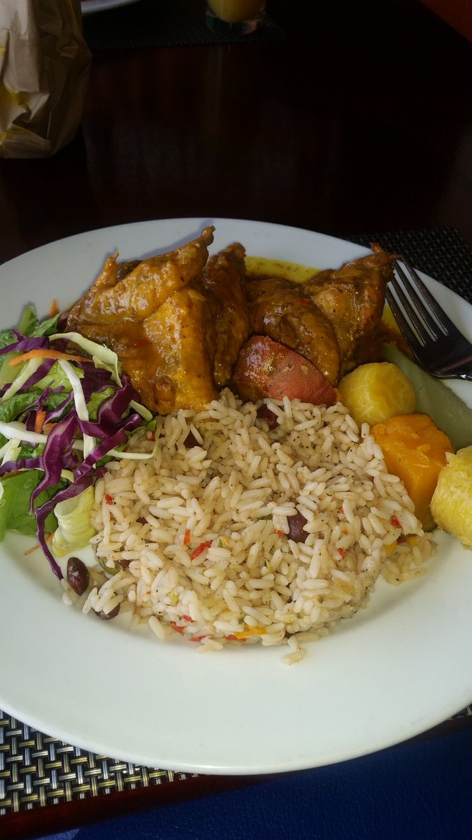 anaelliott33's tweet photo. Foodie ... #Boozies beach side dining #stkitts #destrip #tropics # https://t.co/9z1WD7f8r6