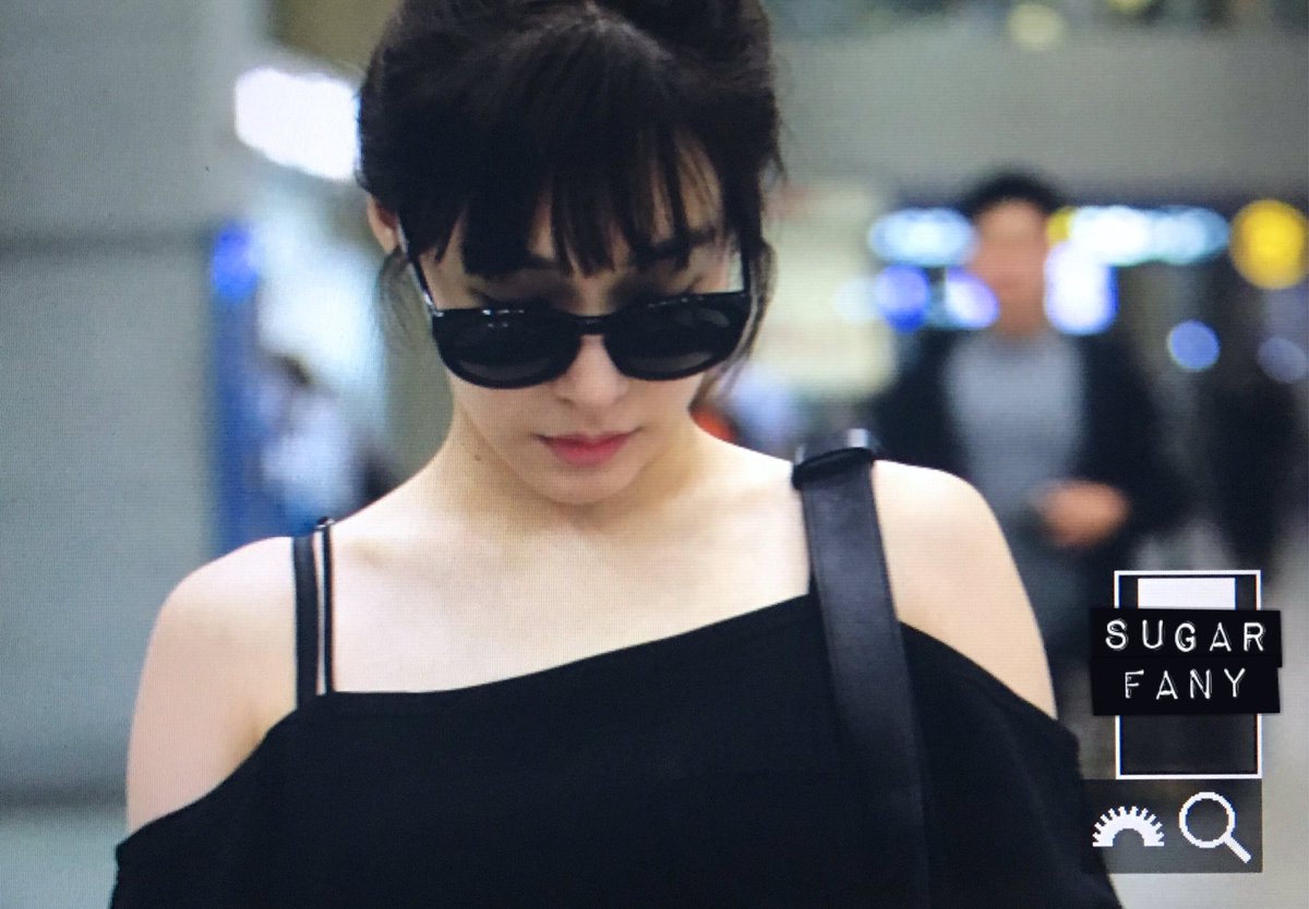 [PIC][29-07-2016]Tiffany trở về Hàn Quốc vào sáng sớm nay CofC4IMUMAAIxdn