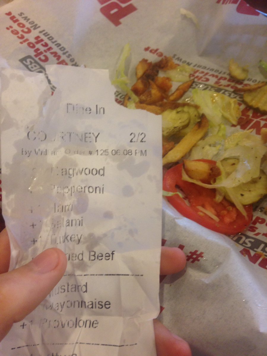 wolfledgee's tweet photo. @yaboi_zak thanks for the free sandwich #sorrycourtney https://t.co/tyRTA5K44p