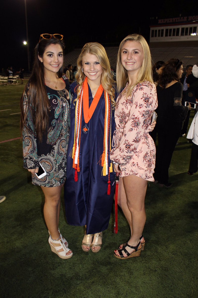 samholmbbberg's tweet photo. HAPPY BIRTHDAY @paytonnn_2 β€οΈβ€οΈβ€οΈ #chillwitit https://t.co/wWvGUar26g
