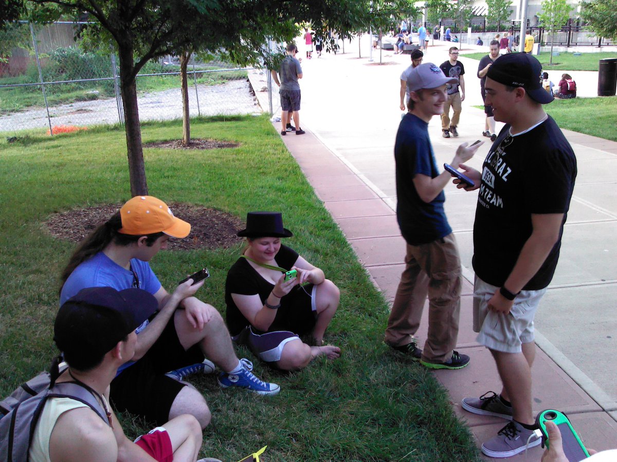 rjojoellis's tweet photo. Pokémon hunting is quality family time https://t.co/BRANTKiK2w