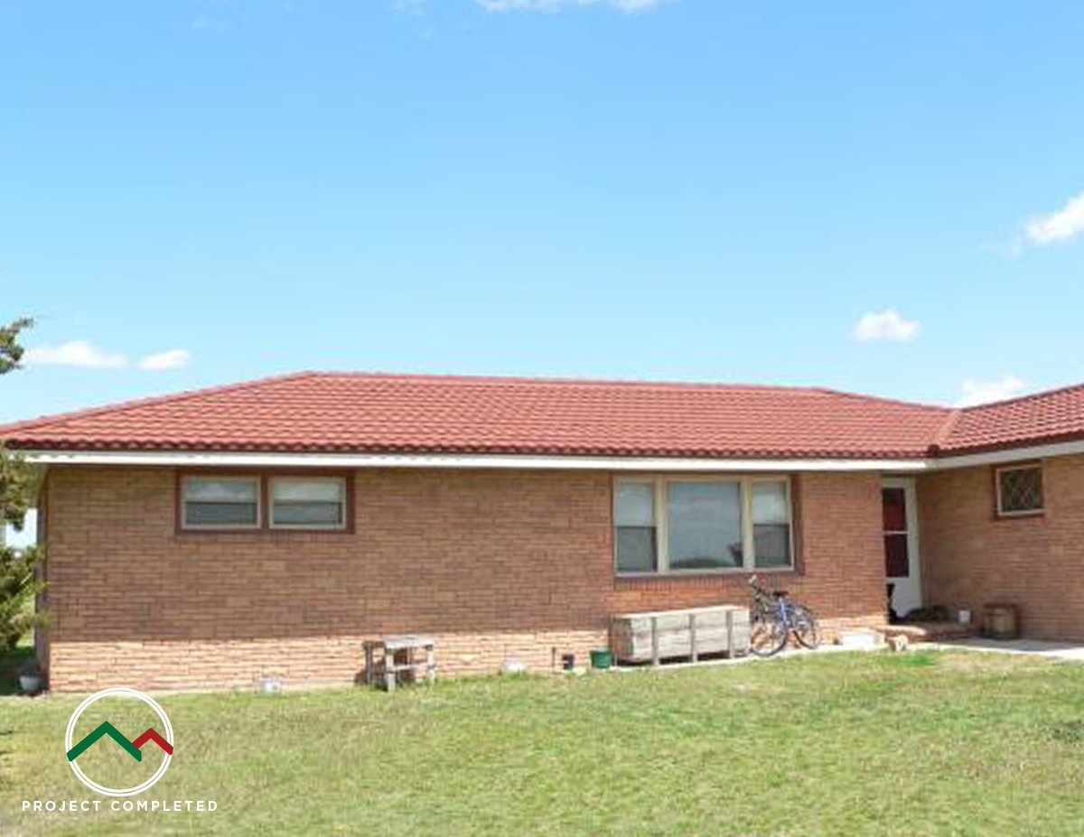 lianrometalroof's tweet photo. #ProjectCompleted Wood shake roof? No! METAL Shake Roof, looks just as good and lasts over 50 years! https://t.co/oI2GEjEJWM