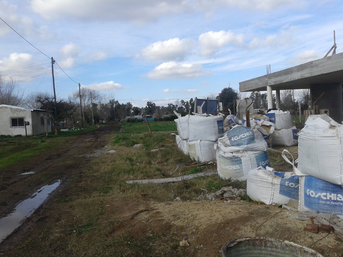 fabianpolverini's tweet photo. En el barro profundo se construye un nuevo jardin de infantes. Cuanto queda por hacer! https://t.co/2odvw8Pn5i