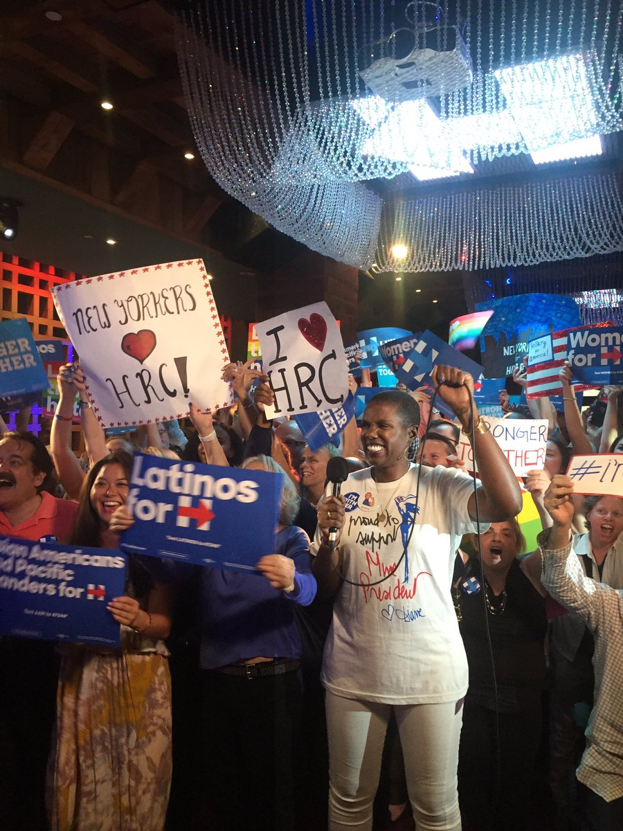HillaryForNY's tweet photo. New Yorkers are excited to watch Hillary accept the nomination at the #DemConvention tonight! #NYforHillary https://t.co/UA7bQIxz4D