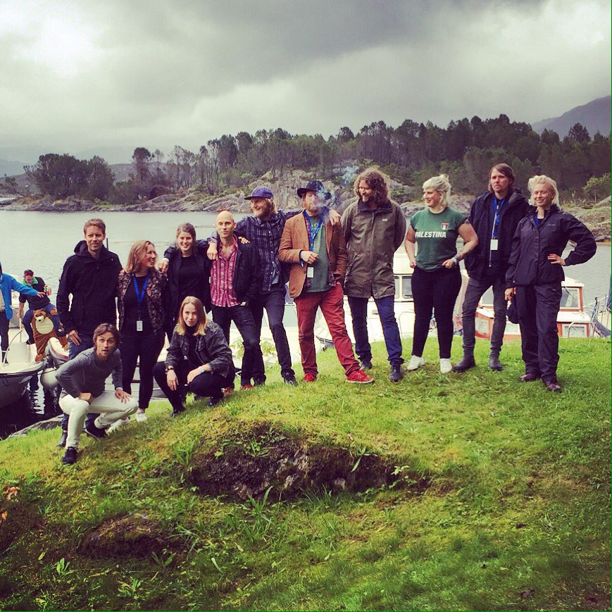 So much fun playing #utkantfestival w/ our super group!  <a href="/Razika/">Razika</a> / <a href="/theahjelmeland/">Thea Hjelmeland</a> / @realonesmusic / <a href="/SondreLerche/">Sondre Lerche</a>