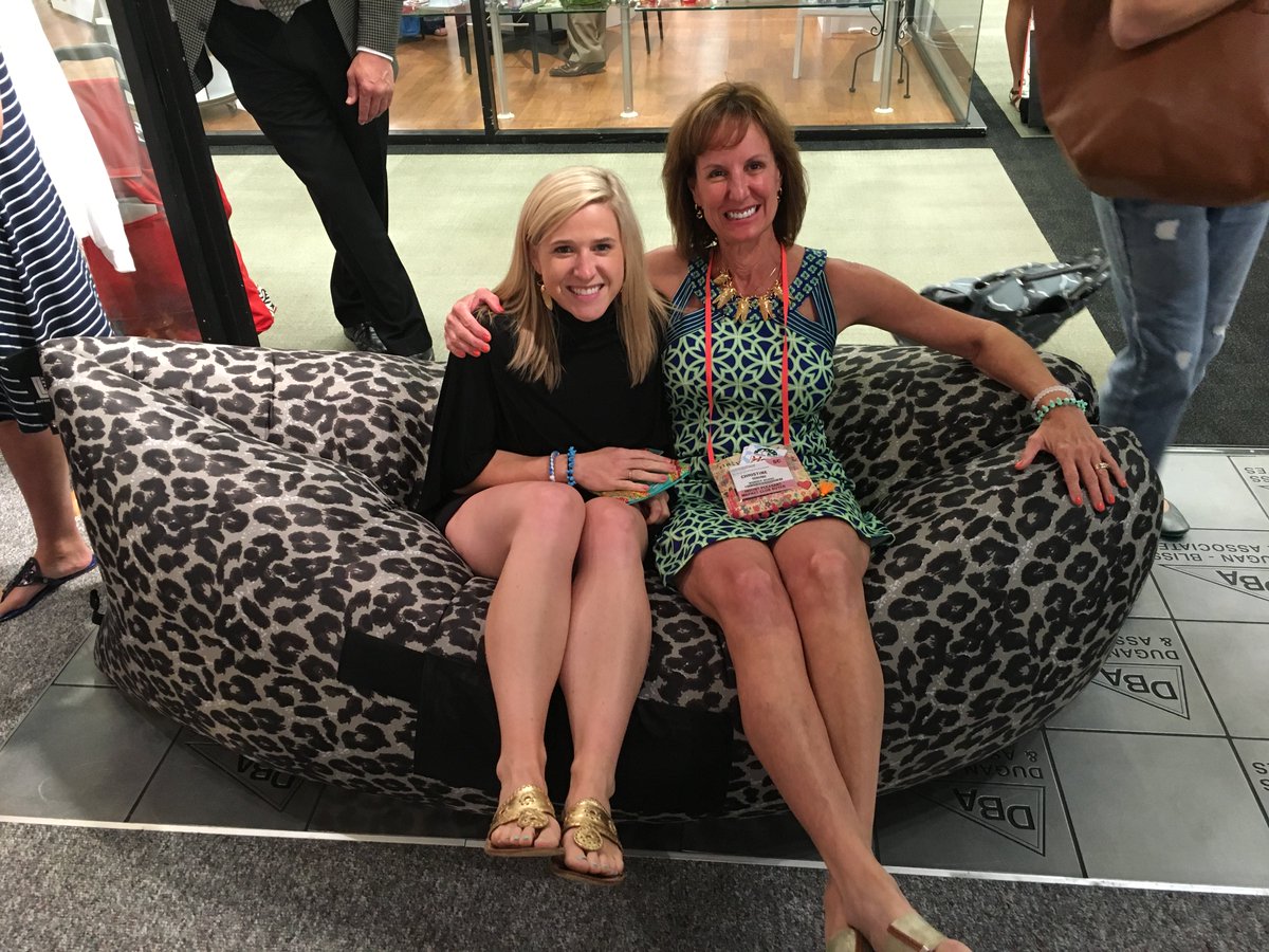 WonderWorksToys's tweet photo. Lazy Loungers are coming in mid-August! Inflate in just SECONDS! #staytuned #lazylounger #inflatablecouch https://t.co/30wagSSR5K