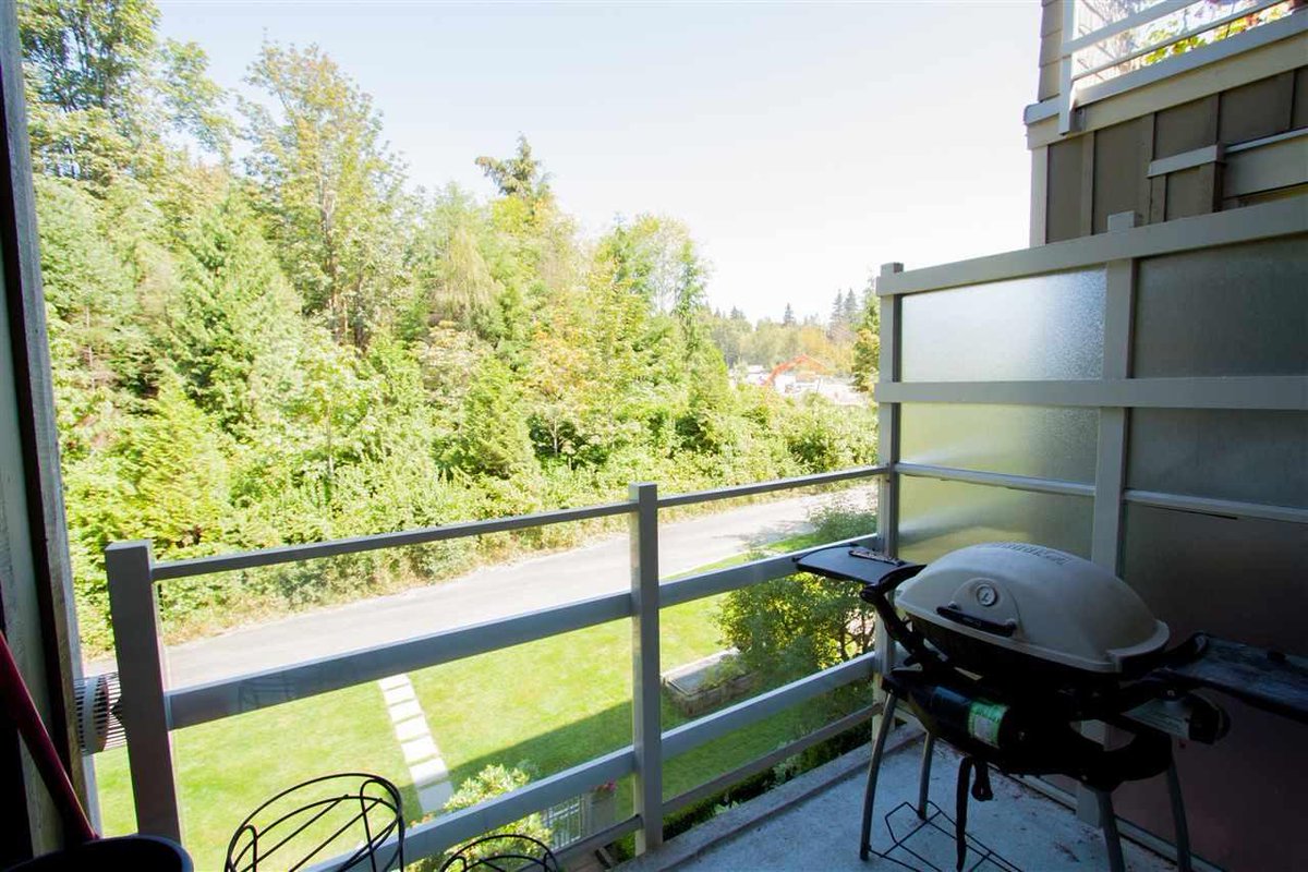 jamesmgoodwin's tweet photo. NEW LISTING 1 bedroom+den, tranquil view, amenities, great location! Open Sat+Sun 2-4 #VanRE https://t.co/lohieElIdf https://t.co/jVOX17Rhty