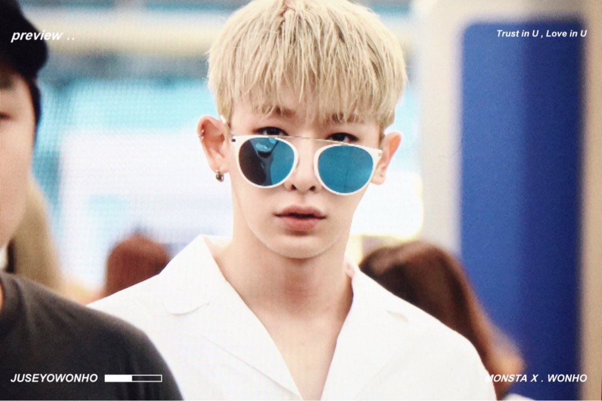 juseyowonho's tweet photo. 🐰 160729 인공출국 
#몬스타엑스 #MONSTA_X #원호 #WONHO 
#걸어 #ALL_IN #TheCLAN #더클랜 #LOST #로스트 
색안경진짜이쁜데🌸 https://t.co/W1mLkZEbUh