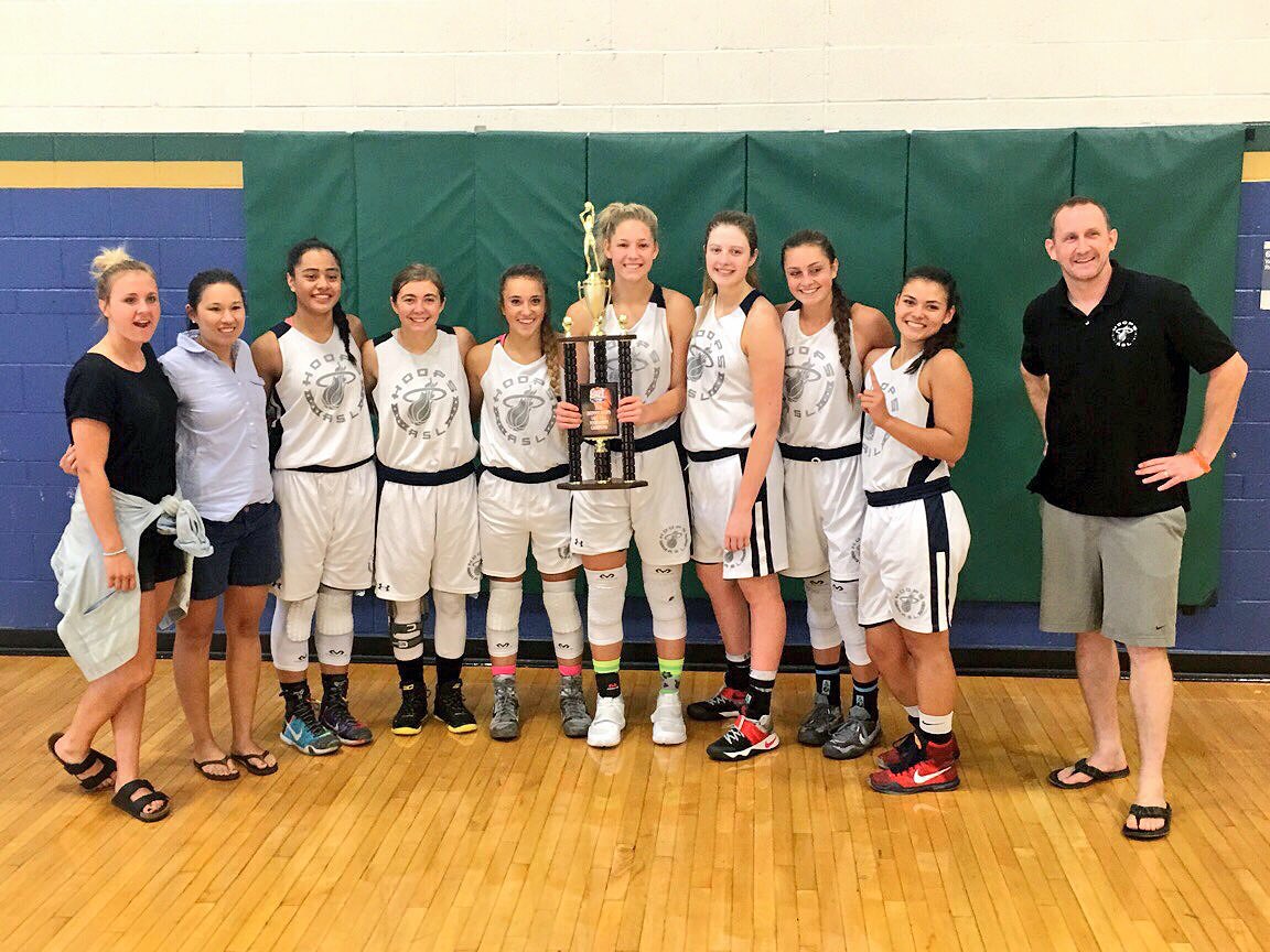 HoopsASL's tweet image. congrats to the girl's team going undefeated and taking the ship in Vegas this week 👊🏼
