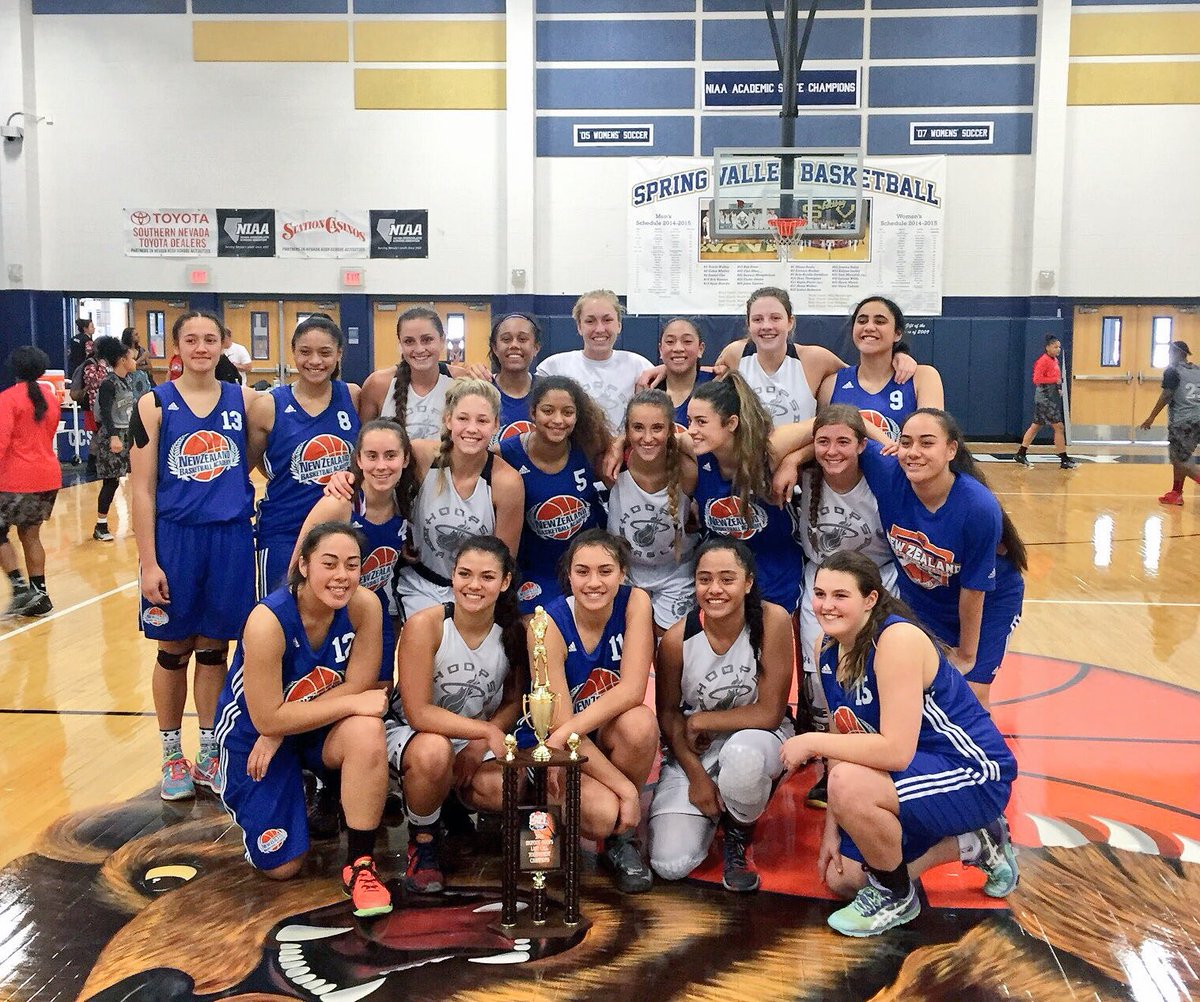 HoopsASL's tweet image. congrats to the girl's team going undefeated and taking the ship in Vegas this week 👊🏼