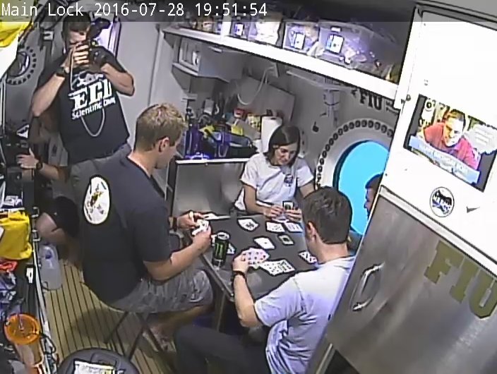 Ian_Benecken's tweet photo. Who is winning? :) #NEEMO21 crew is playing cards! #Enjoy @Explornaut @astro_reid @Aqua_OGriofa #AstroMegan https://t.co/JIbRJWXiOY