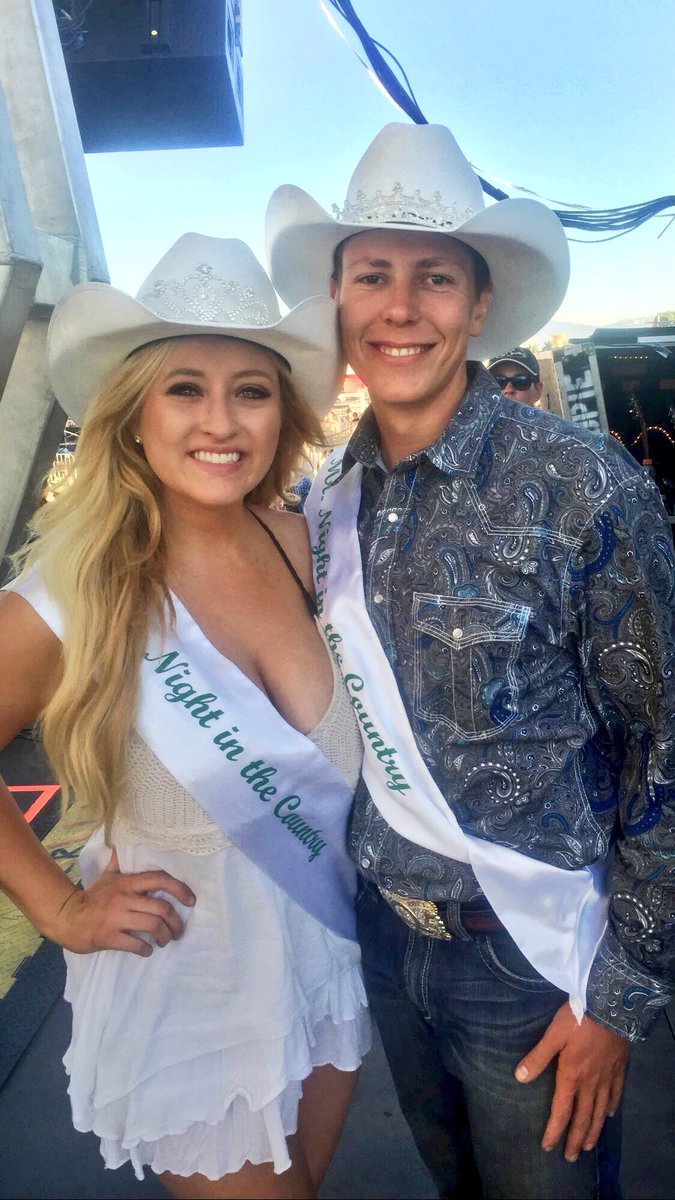 NevadaTriDelta's tweet photo. A huge congrats to our President Vic and her boyfriend for winning Mr. And Mrs. Night in the Country 2016!! 😍 https://t.co/GnV5Ato0S8
