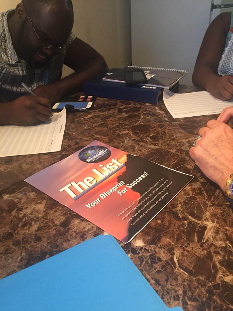 mmpkdcoles's tweet photo. Who will fill out 20 names first? Always guarantees 40 names to work with. #mmpgrowth https://t.co/S3mI5l8s74