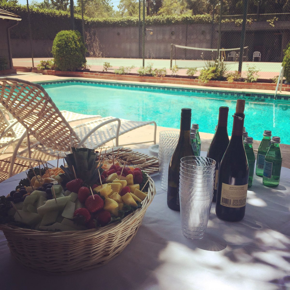 pardee_on's tweet photo. Pre-MLS preview success at 601 Foothill Rd in #beverlyhills #pardeelife https://t.co/clF0PXp1WB