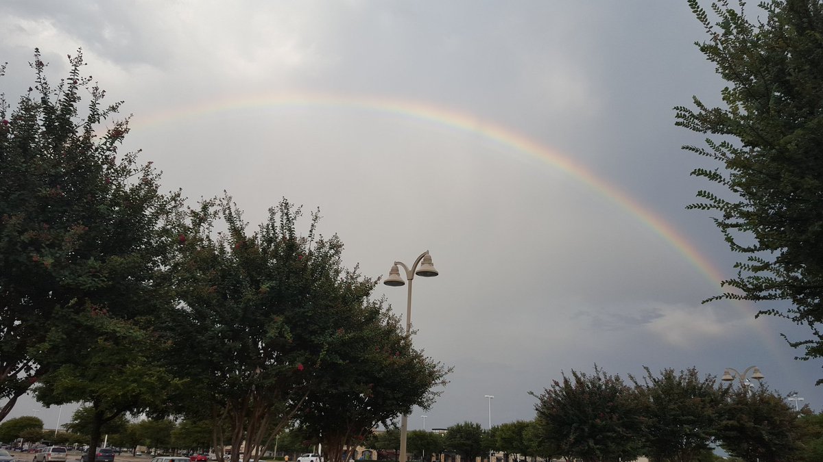 hoopstar37's tweet photo. friendship and rainbows. #niceblessings https://t.co/IZENnF3fyN