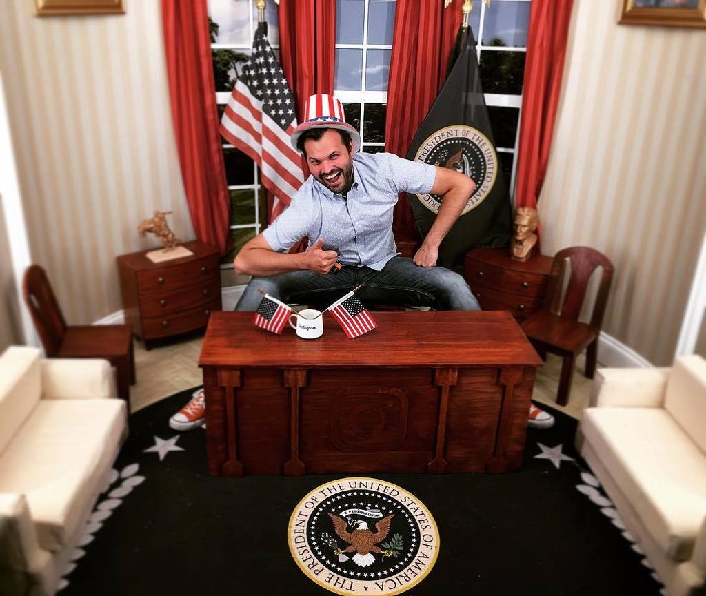 tracedominguez's tweet photo. LOOK MA' I FINALLY MADE IT I'M GOING TO BE OKAY! #demsinphilly #minioval #๐บ๐ธ #demconventioโฆ https://t.co/1oB0GZ0oXz https://t.co/ky8P9rFD3Y