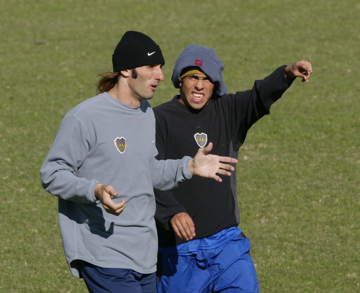 FotoFutbolRetro's tweet photo. [2004] Gorro de lana en las prácticas garpa mucho https://t.co/2LuXuyqTMg