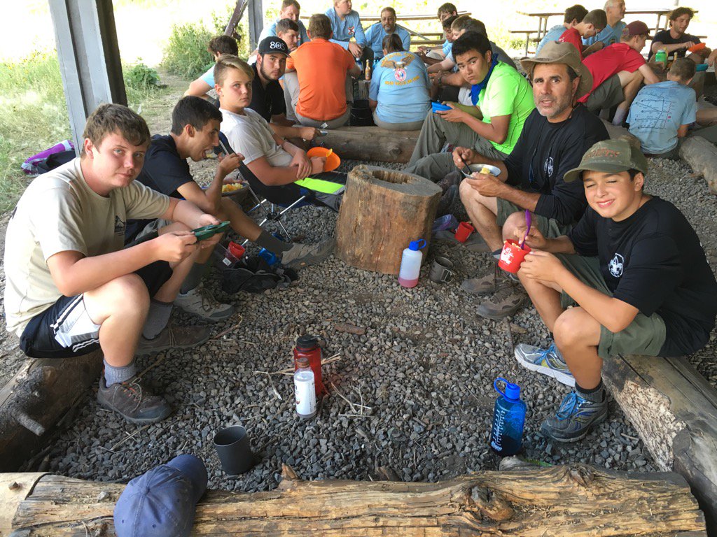 kdjcm's tweet photo. Chuck Wagon Dinner https://t.co/CFLvr3Y5uS