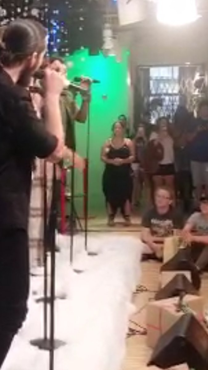 keandric's tweet photo. Ayyy, lookit dis kid tho at @PTXofficial's #PTXmasInJuly event 😃🙌 https://t.co/CbenXvIbXb