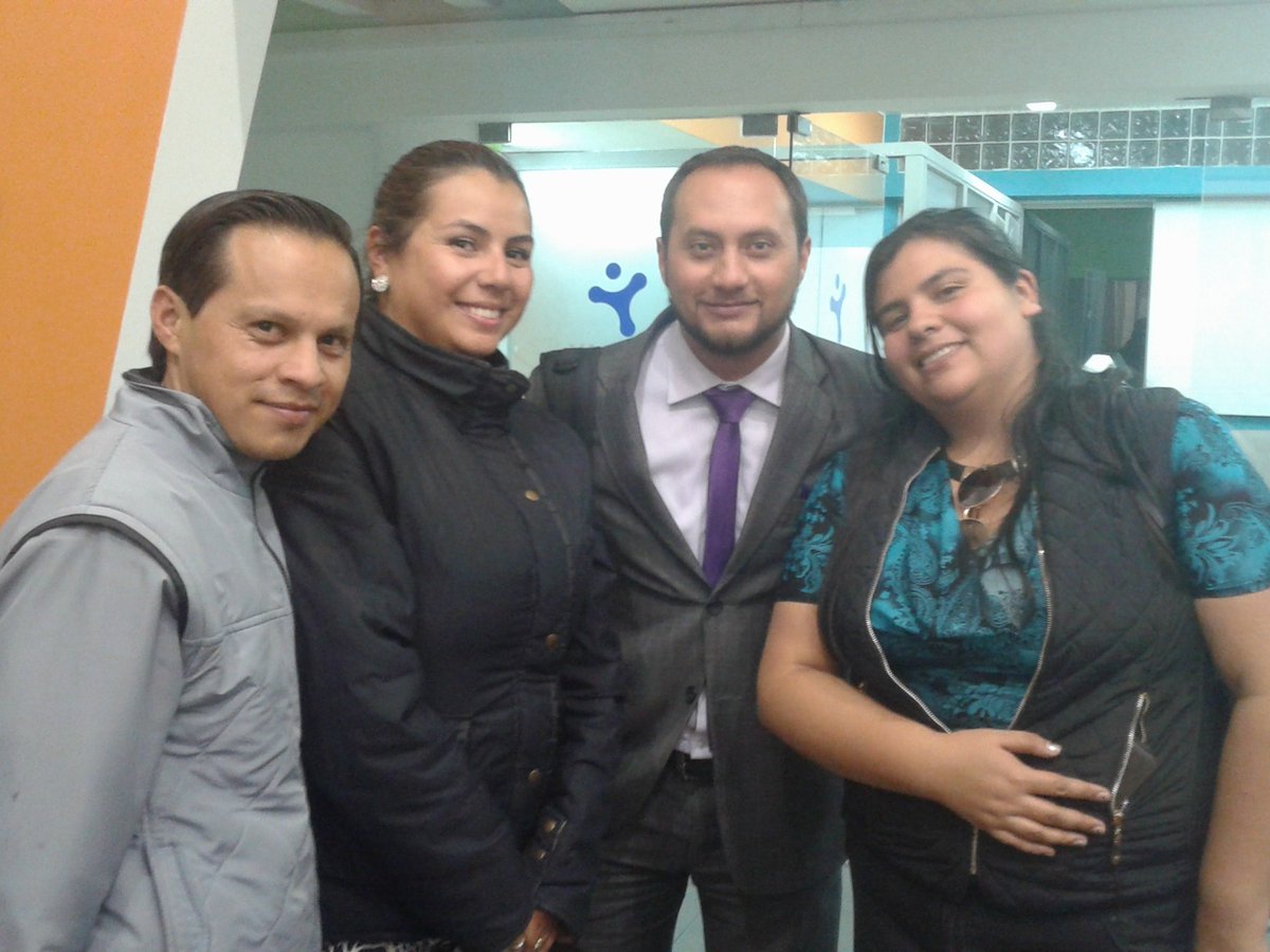 EntrepCafeQuito's tweet photo. Emprendedores haciendo networking @entrepcafe https://t.co/ndgPu6Pepv