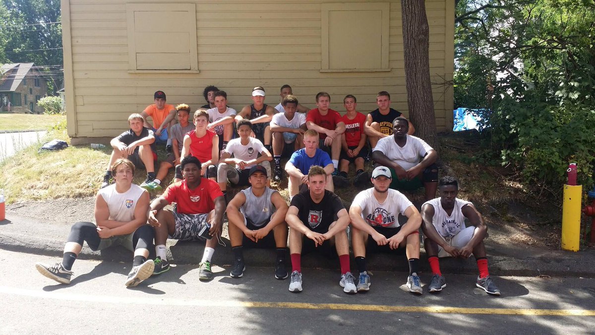 SquadKo's tweet photo. Your hometown heroes after another brutal workout #grindtime #dailygrind #hungry #KOFootball https://t.co/fAjACuwnzq