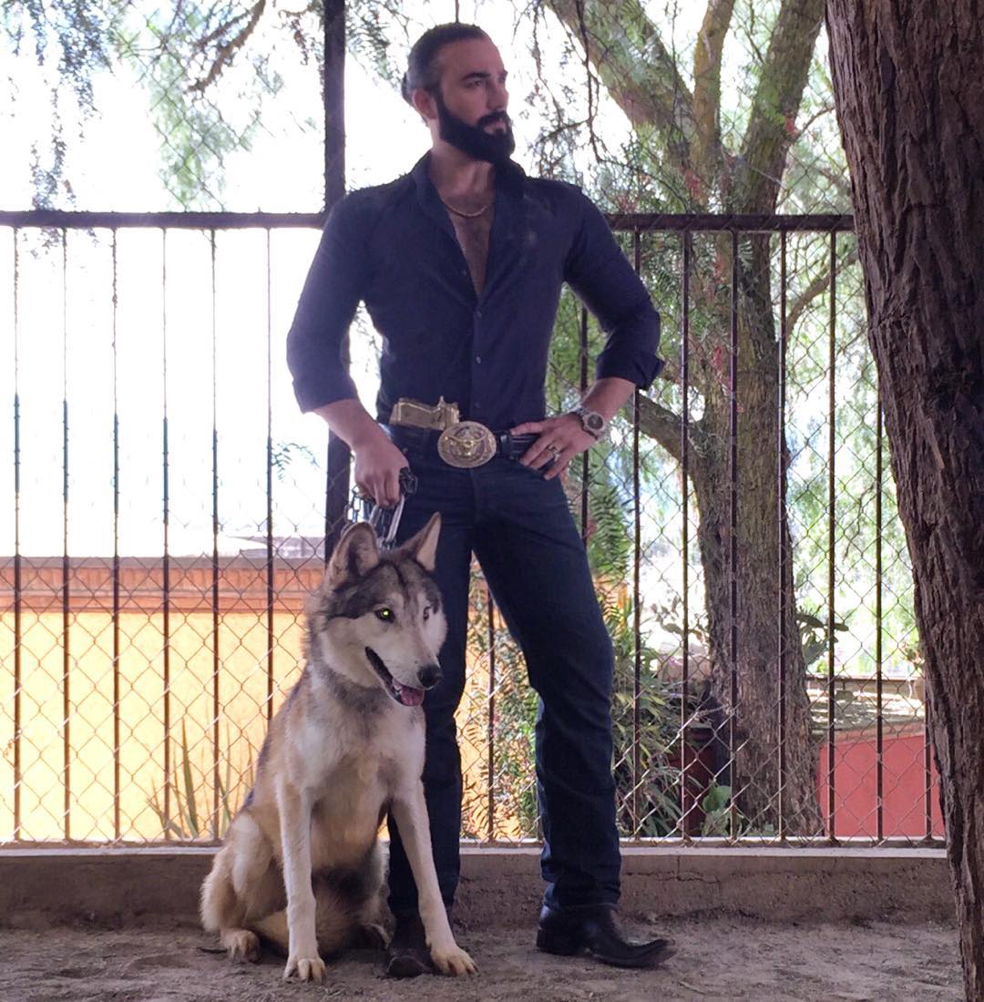 TecaMartinezTV's tweet photo. Orale chuladas a seguir votando por su #PapiTeca @joeresendez en @PremiosTuMundo protagonista favorito-súper serie https://t.co/P6Eyd7euTP