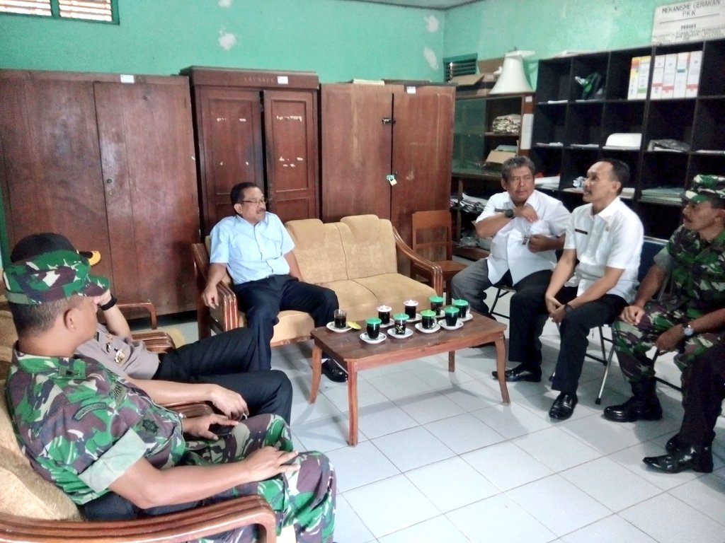 Bupati <a href="/Djoko_Arief/">Bupati&Wabup Blora</a> dan Forkopimda Blora transit di Balaidesa Sumber sebelum sosialisasi &amp; launching City Gas