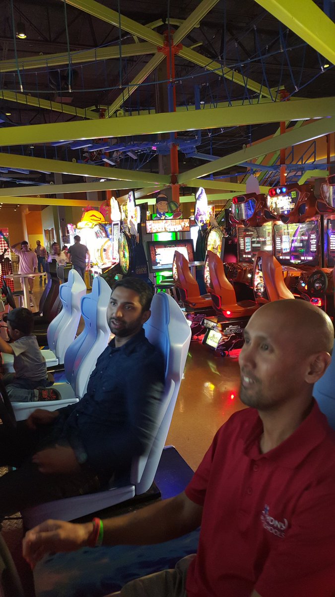 Alimalik12's tweet photo. Mr. Martinez and I racing #harmonyleads16 https://t.co/Td0wsKD3JC