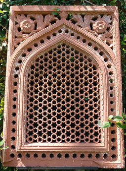 CharlesJInc's tweet photo. 16th century red sandstone jali from India. https://t.co/mHJExpj8sK #interiordesign #asianantique #jali https://t.co/WulACFmIv3