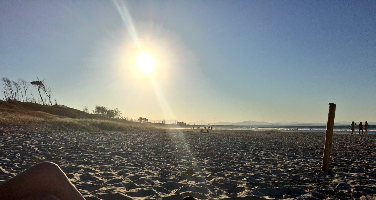Niamh_Carr's tweet photo. I've had worse Friday afternoons ☀️ #ByronBay #ByronBae https://t.co/0NXGXsqsNe