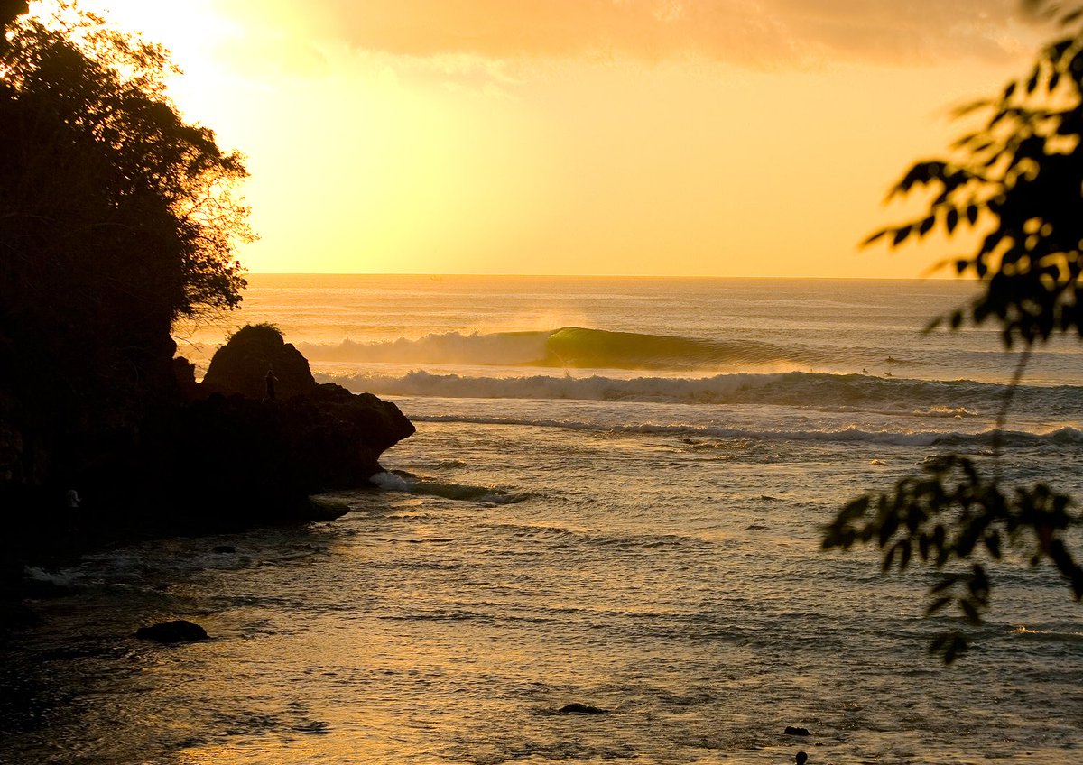 ripcurl's tweet photo. The swell is on its way! High alert for a start at the #RipCurlCup Padang Padang. @wsl @coastalwatch https://t.co/chvB58fq2H