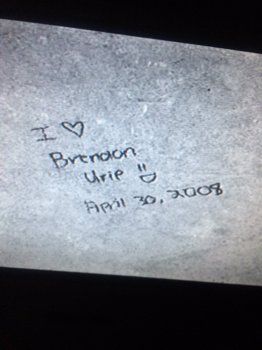 coIIinpwalsh's tweet photo. never forget the person who wrote this on the monumental building https://t.co/yVwgf9NfP6