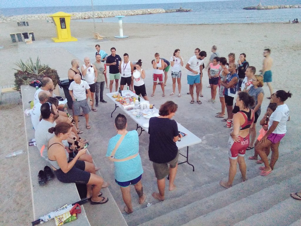 TGTriatloSitges's tweet photo. Despedida del curso a lo #soctg!! Con birra y picoteo variado! https://t.co/5PEWyjkz7F