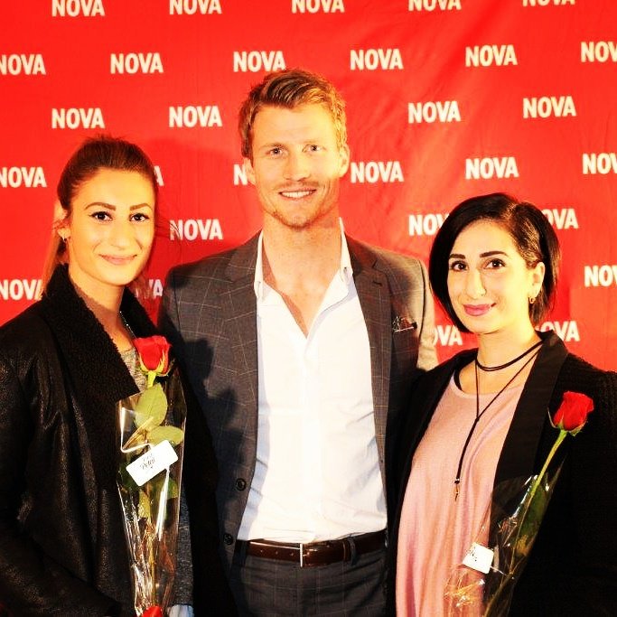 hangryhuman's tweet photo. Had the pleasure of meeting #BachelorAU.  He thinks we look like #theveronicas. #RoseFromRichie #nova919 https://t.co/vqYPReisyj