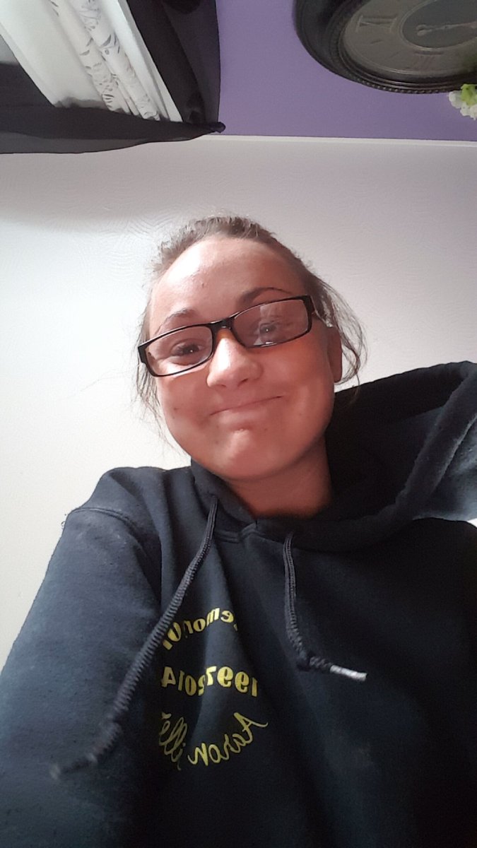 joyce_yoder's tweet image. Happy birthday velga gean😝😍