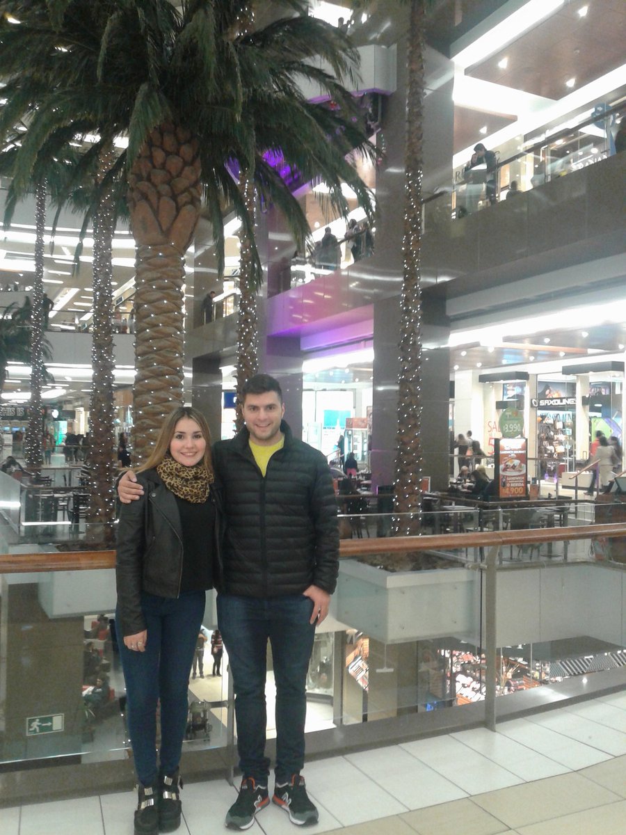 RuizStefi's tweet photo. #Shopping con el enanito @emimaratta  ❤ #Santiago #ChilePo https://t.co/FsDYaIHc16
