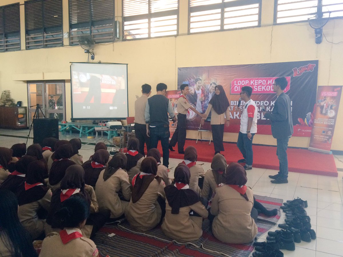 TselSMG's tweet image. Sesi contoh pembuatan film nih yang dilakuin sm temen-temen SMK N 9 Semarang #loopcorner3 #loopID #loop #SMKN9SMG