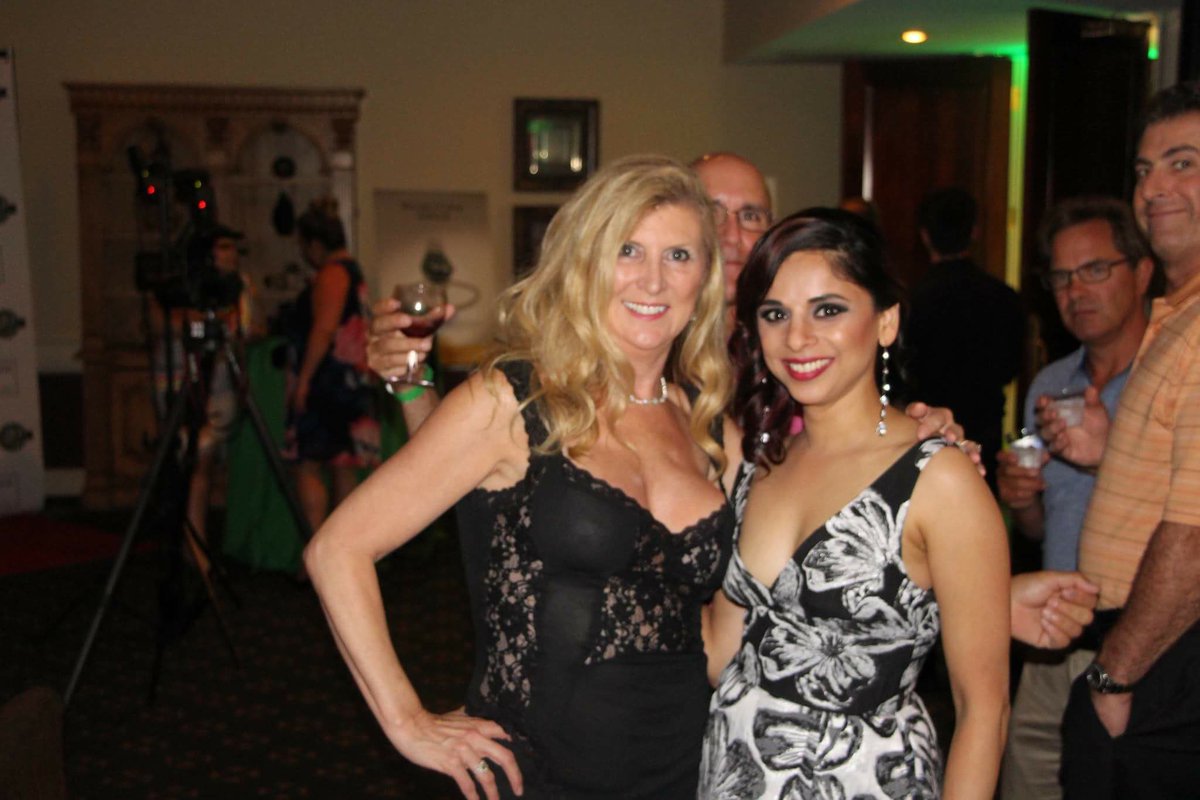 hotties4humnity's tweet photo. #hottiesrock @MainLineToday #BOMLT party tonight. Supporting our media partner @karenridge @AshviniMashru https://t.co/fjCYRMRsrm
