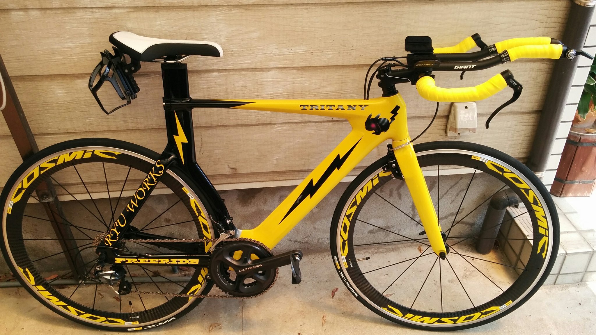 تويتر 931 とりっぴー 福岡 Muke على تويتر 洗車しますた ピカピカピカチュウで気持ち良いです サドルも黄色 黒にしたい ちなみにペダルだけデュラエース 自転車 ロードバイク ピカチュウ T Co Jn4omyooht