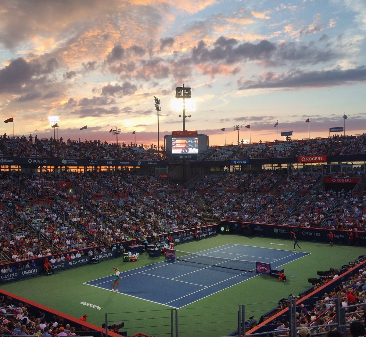Tonight's sunset included some badass tennis by <a href="/Venuseswilliams/">Venus Williams</a> &amp; <a href="/geniebouchard/">Genie Bouchard</a>. #CoupeRogers #RogersCup