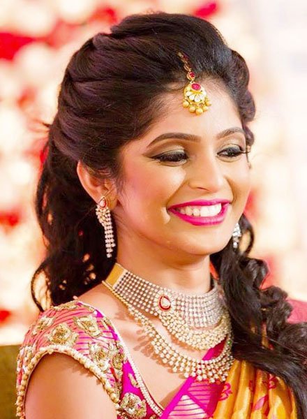 South indian bride. Bridal hairstyle. Pink lips. Saree blouse design. Indian  bridal makeup. Engagement look. eyemakeup. Br… | Beautiful smile, Bridal  make up, Bride