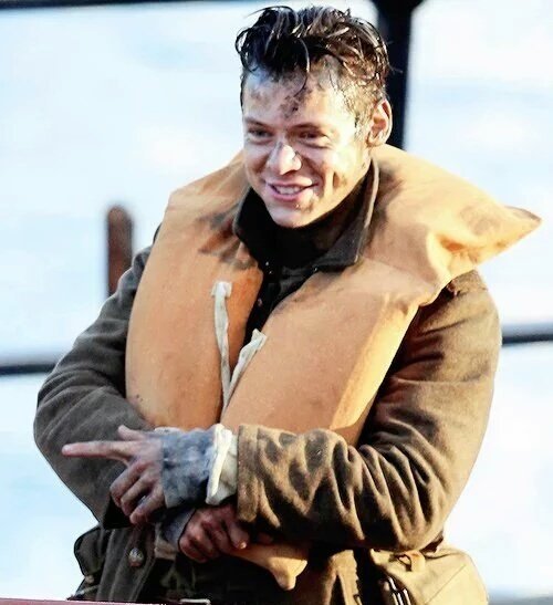 sacredzjm's tweet photo. Harry's smile is the cutest thing ever https://t.co/gmhsPPf1xO