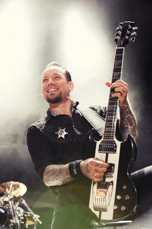 VolNazz's tweet photo. #MichaelsLight #MichaelLove #SweetPoulsenDreams 💜💙🌸 @volbeatlizard @Ann_aas @Memzie16 @snakeveliz @nofuelleft https://t.co/esOag9coPW