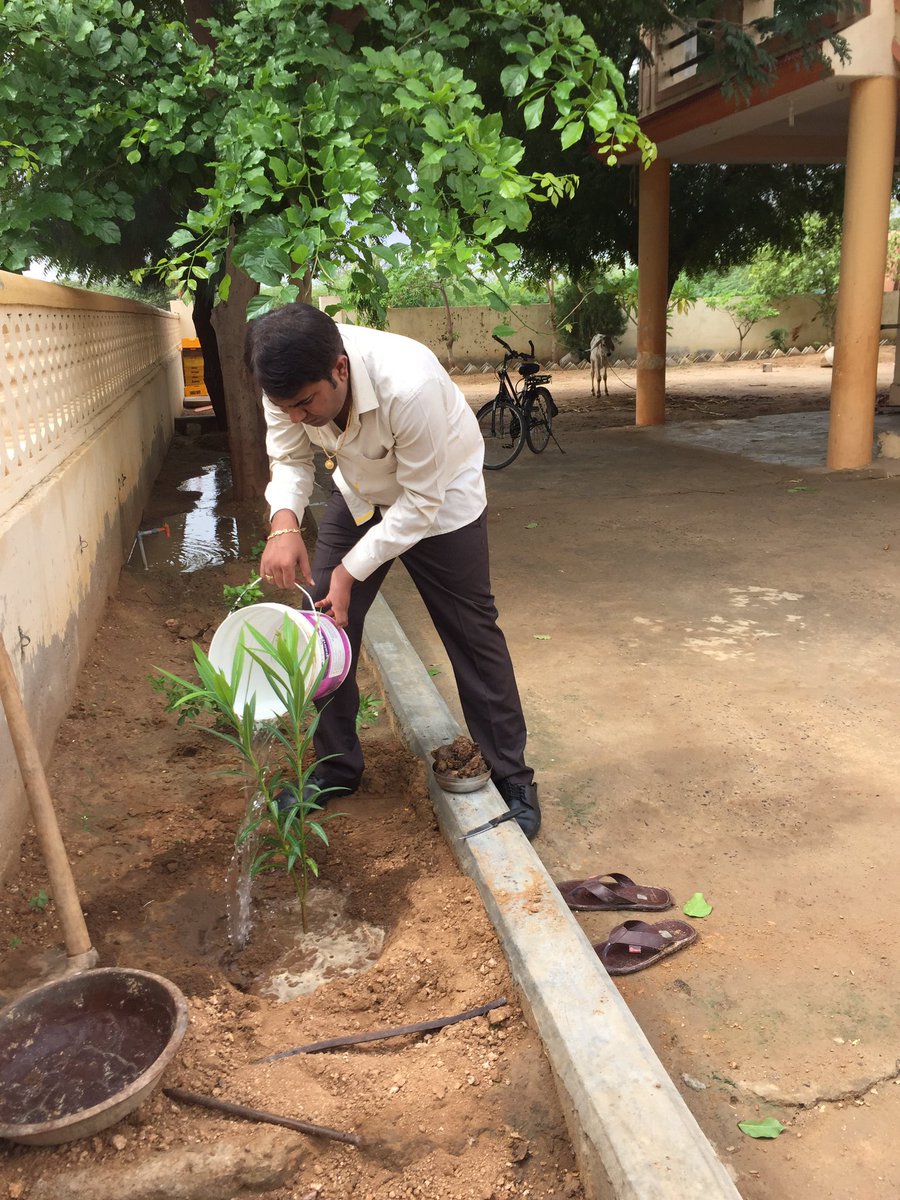 manji_ahir's tweet image. पर्यावरण को हमारी नहीं हमको पर्यावरण की जरुरत है।प्रकृति एवं पर्यावरण संरक्षणके प्रति संवेदनशील बने
#SelfieWithATree