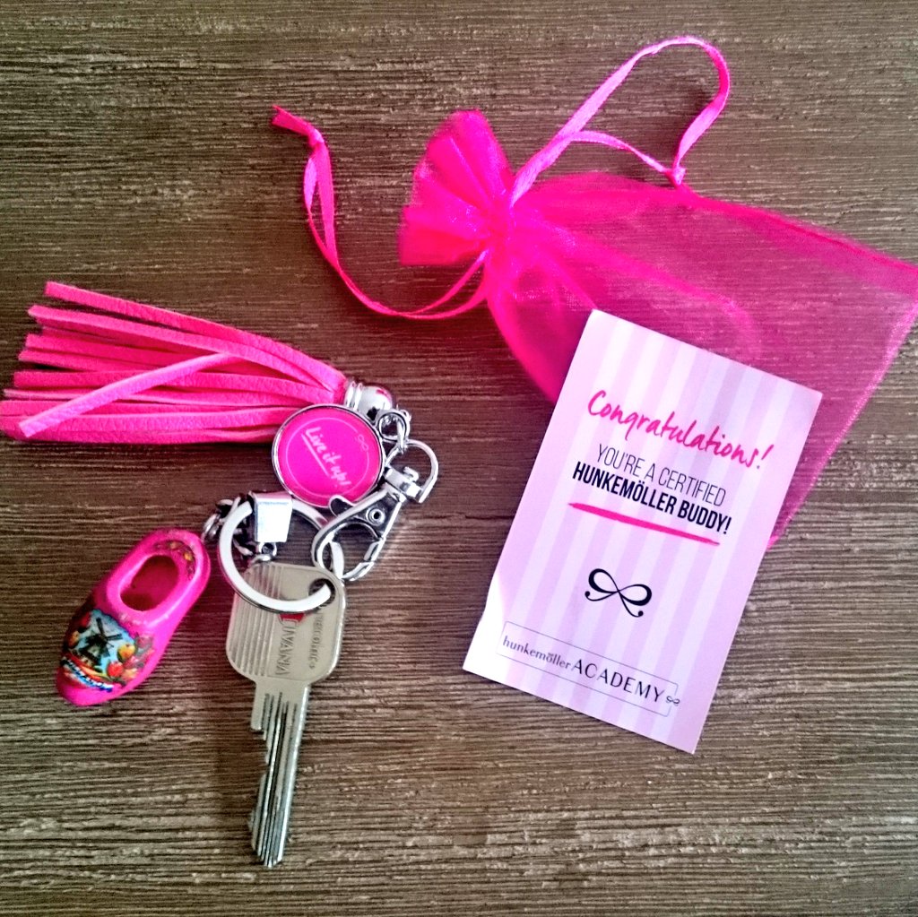 I think these are now the cutest keys in Amsterdam 😍 #HKMacademy #LiveItUp  #woodenshoe #HKMbuddy #pinkpinkpink