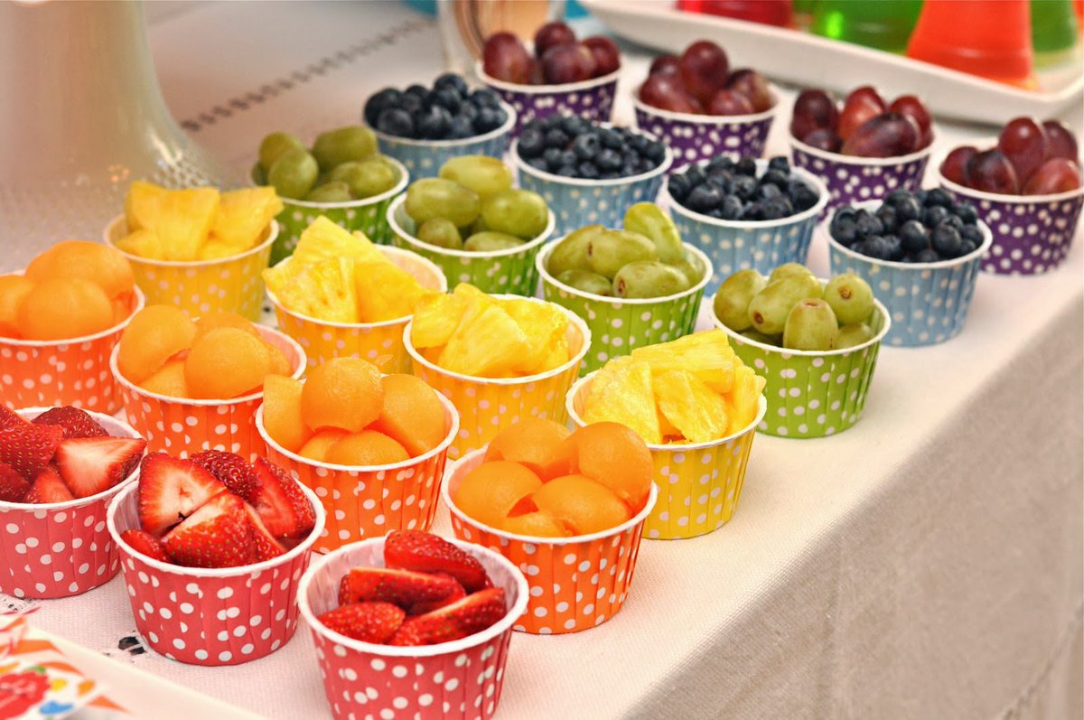 IngeniousCC's tweet photo. Lovely fruit cups.
#grabandgomeals #cafeteria #schoolcafeteria https://t.co/eXxII0T9l2