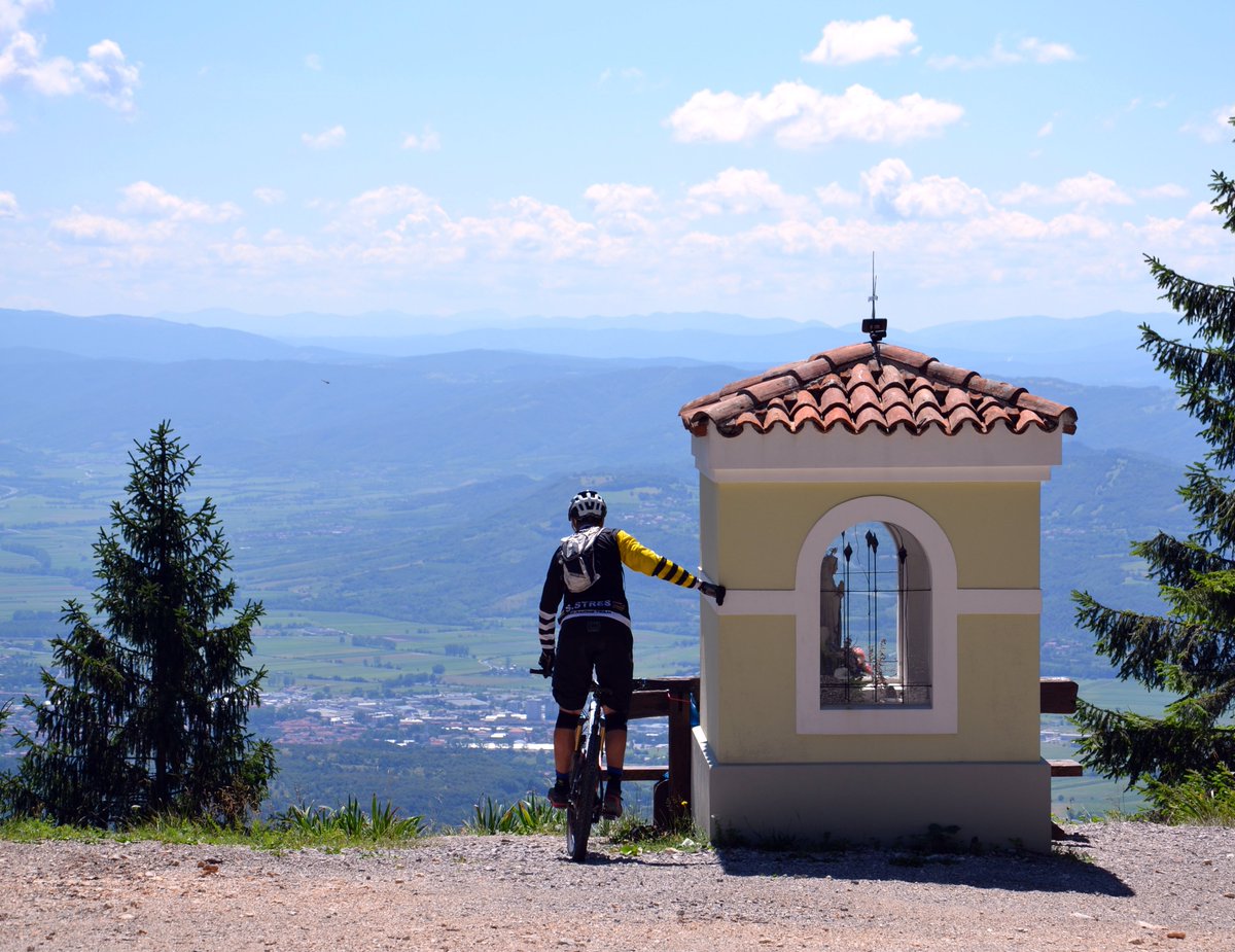 _IgorSever_'s tweet photo. Panoramska s Predmeje. #vipavavalley https://t.co/Y6IdaOkMyE