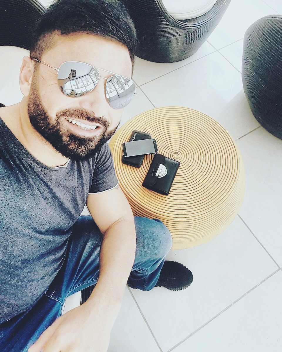 Demokrasiyi, laikliği ve eşitliği savunan herkese selam olsun. Hayır cumalar efendim.