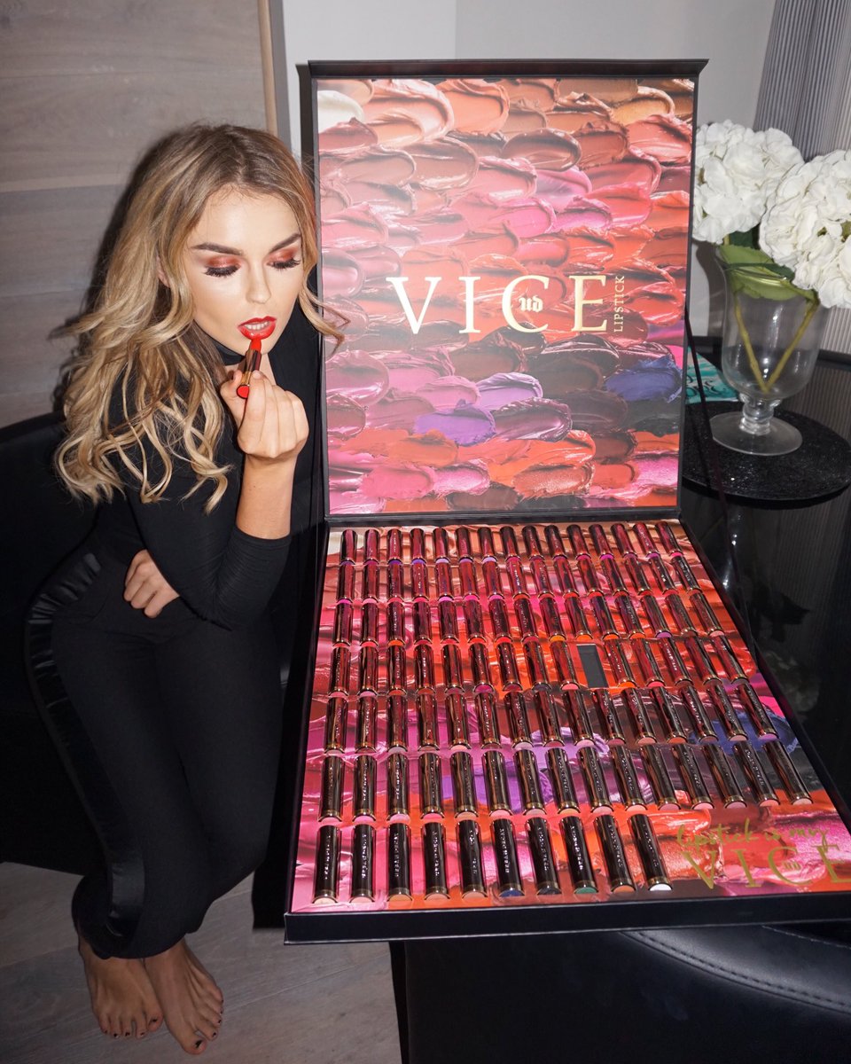 Tallia_Storm's tweet photo. Retweet to win your own @urbandecay Vice 100 lipstick vault to celebrate #NationalLipstickDay 😻💄😱💋#LipstickIsMyVice https://t.co/zJVkeCsX6k