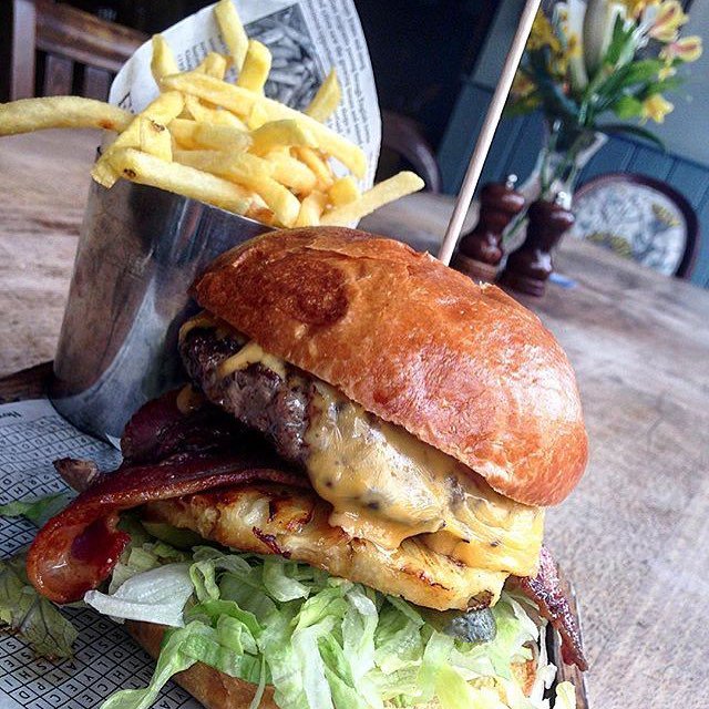 TheMarquess's tweet photo. It's time for #lunch ! Join us for a lovely #burgers today! #timeforburger #coventgarden #WestEnd https://t.co/qNLrvUe4fP